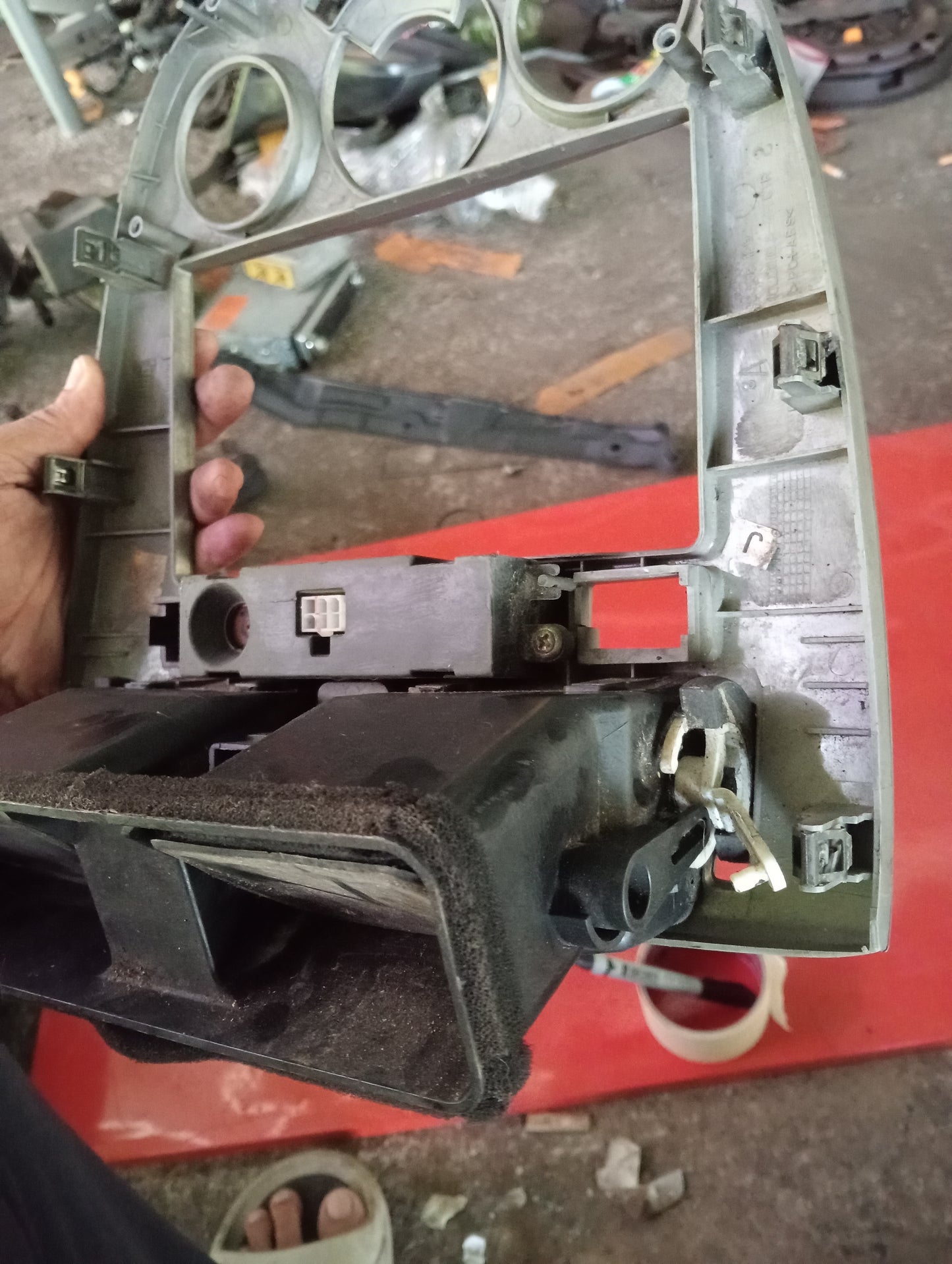Chevrolet Optra | 1.6 | Center Frame With Louver & Hazard Switch