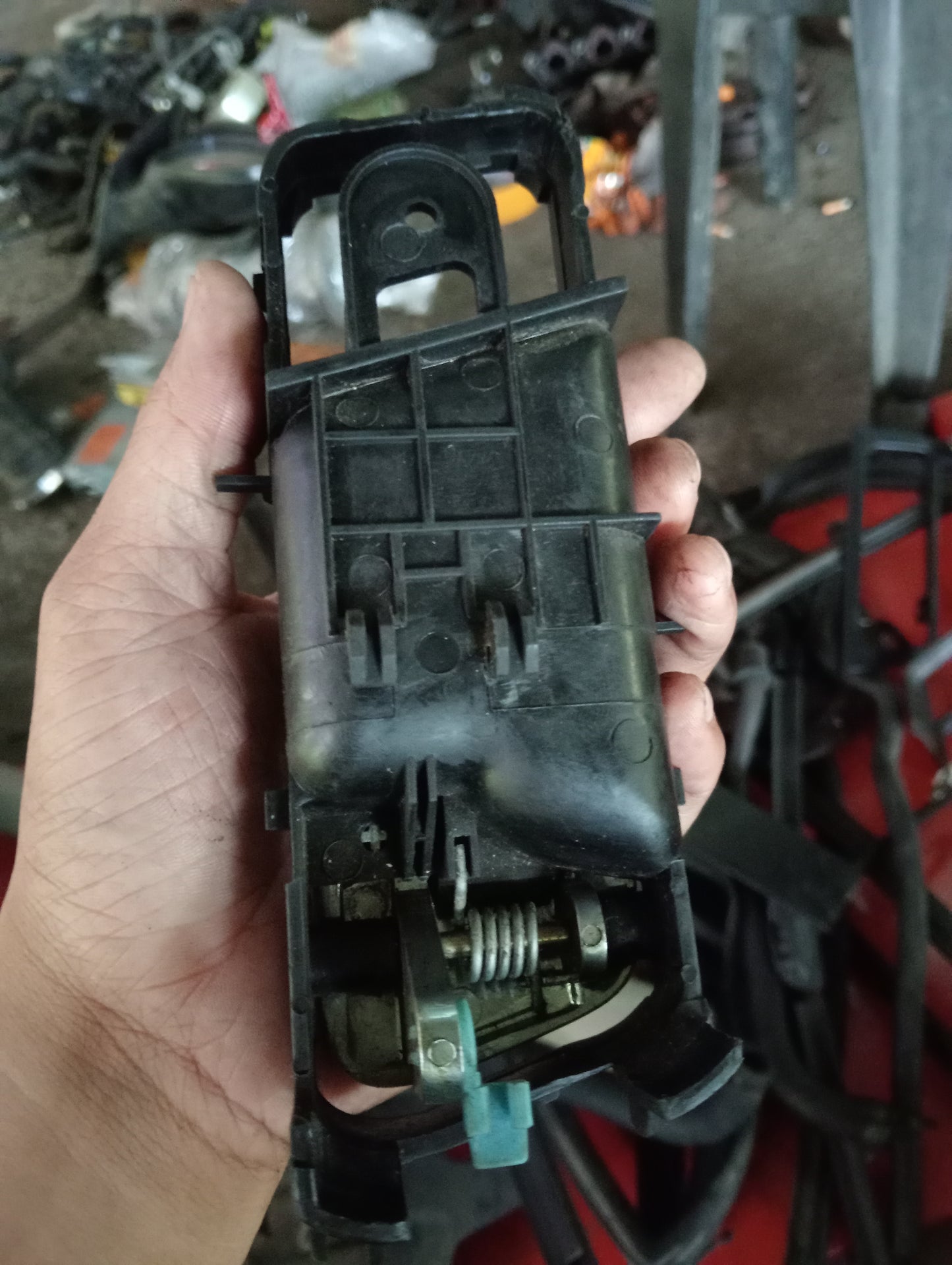 Chevrolet Optra | 1.6 | Inner Door Handle Driver Side