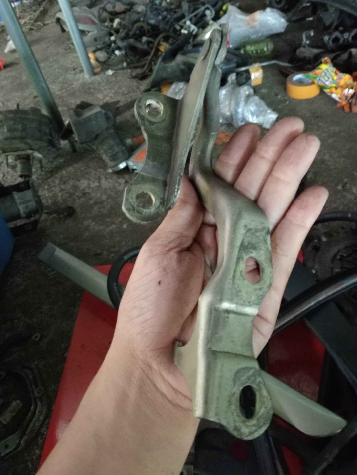 Chevrolet Optra | 1.6 | Hood Hinge