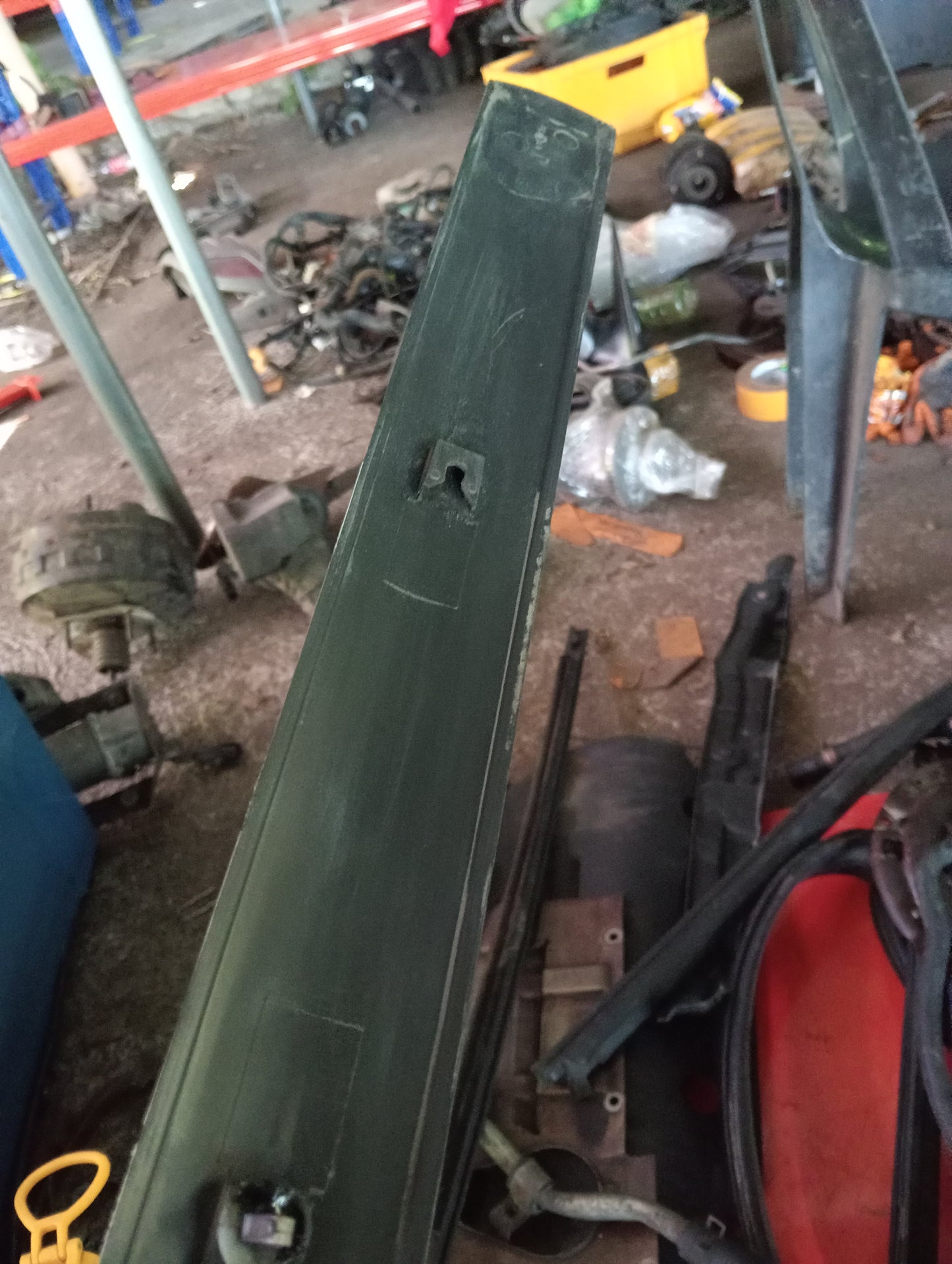 Chevrolet Optra | 1.6 | Driver Side Skirt