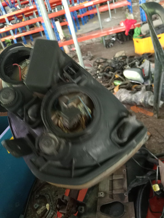 Chevrolet Optra | 1.6 | Head Light Driver Side