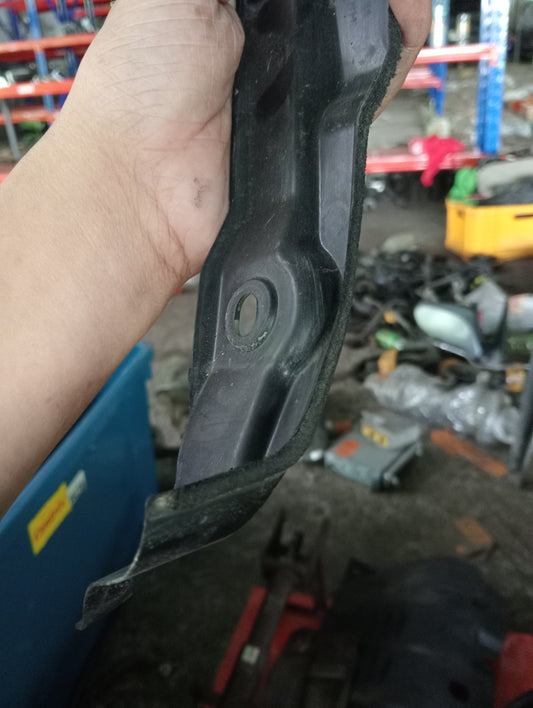 Chevrolet Optra | 1.6 | Insulator Driver Side