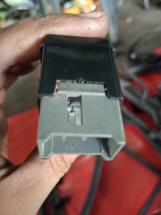 Chevrolet Optra | 1.6 | Window Switch Driver Side