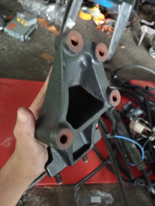 Chevrolet Optra | 1.6 | Engine Support Passenger Side