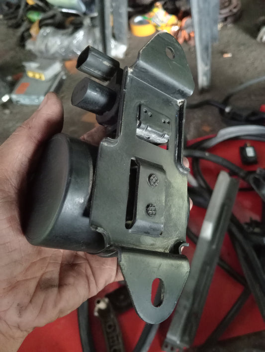 Chevrolet Optra | 1.6 | Vacuum Tank With Solenoid Valve