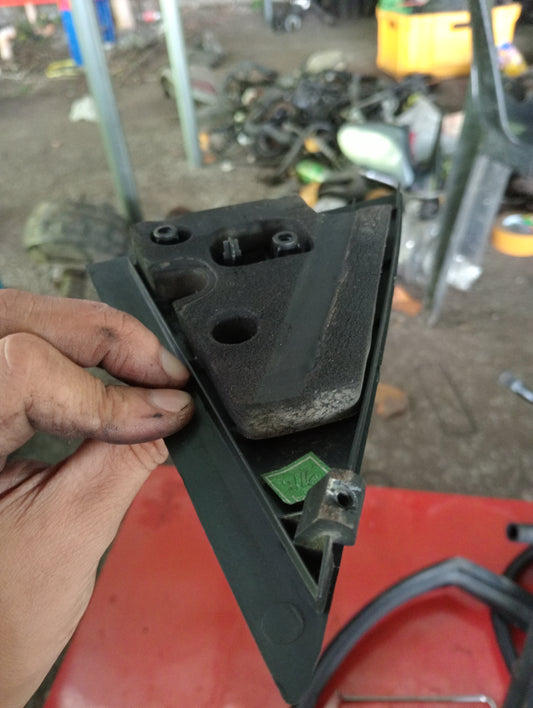 Chevrolet Optra | 1.6 | Door Garnish Driver Side