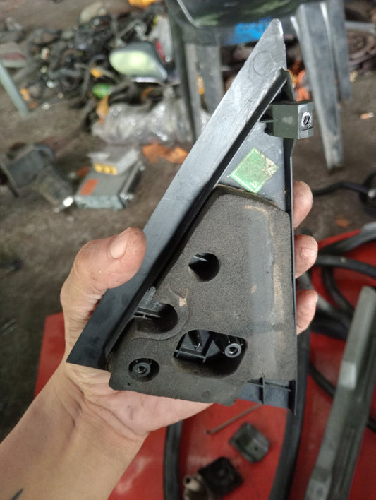 Chevrolet Optra | 1.6 | Door Garnish Passenger Side