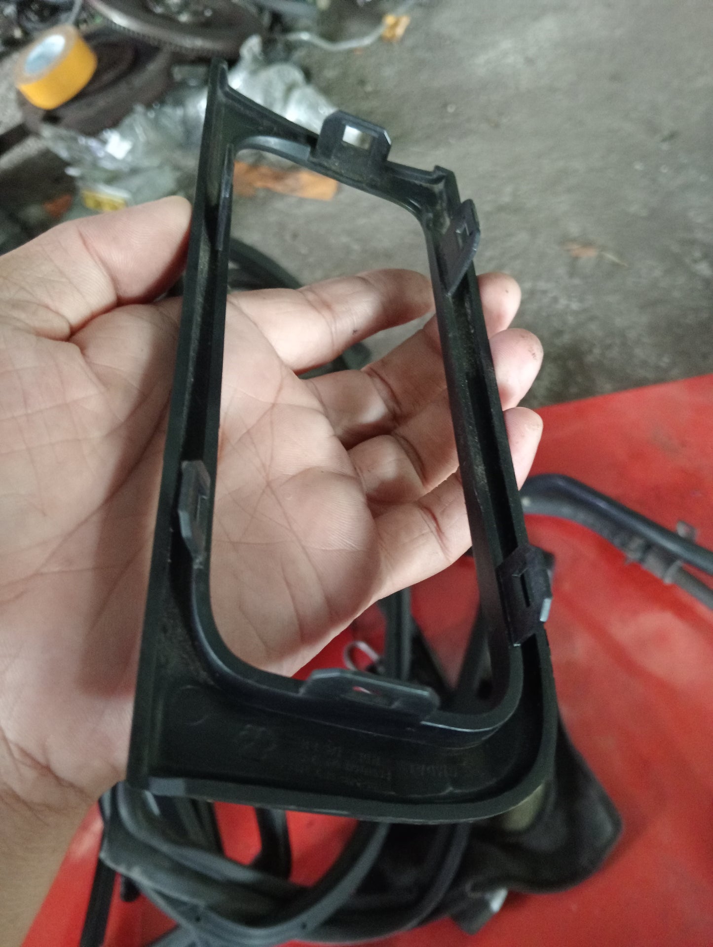 Chevrolet Optra | 1.6 | AC Trim Cover Rear Passenger Side