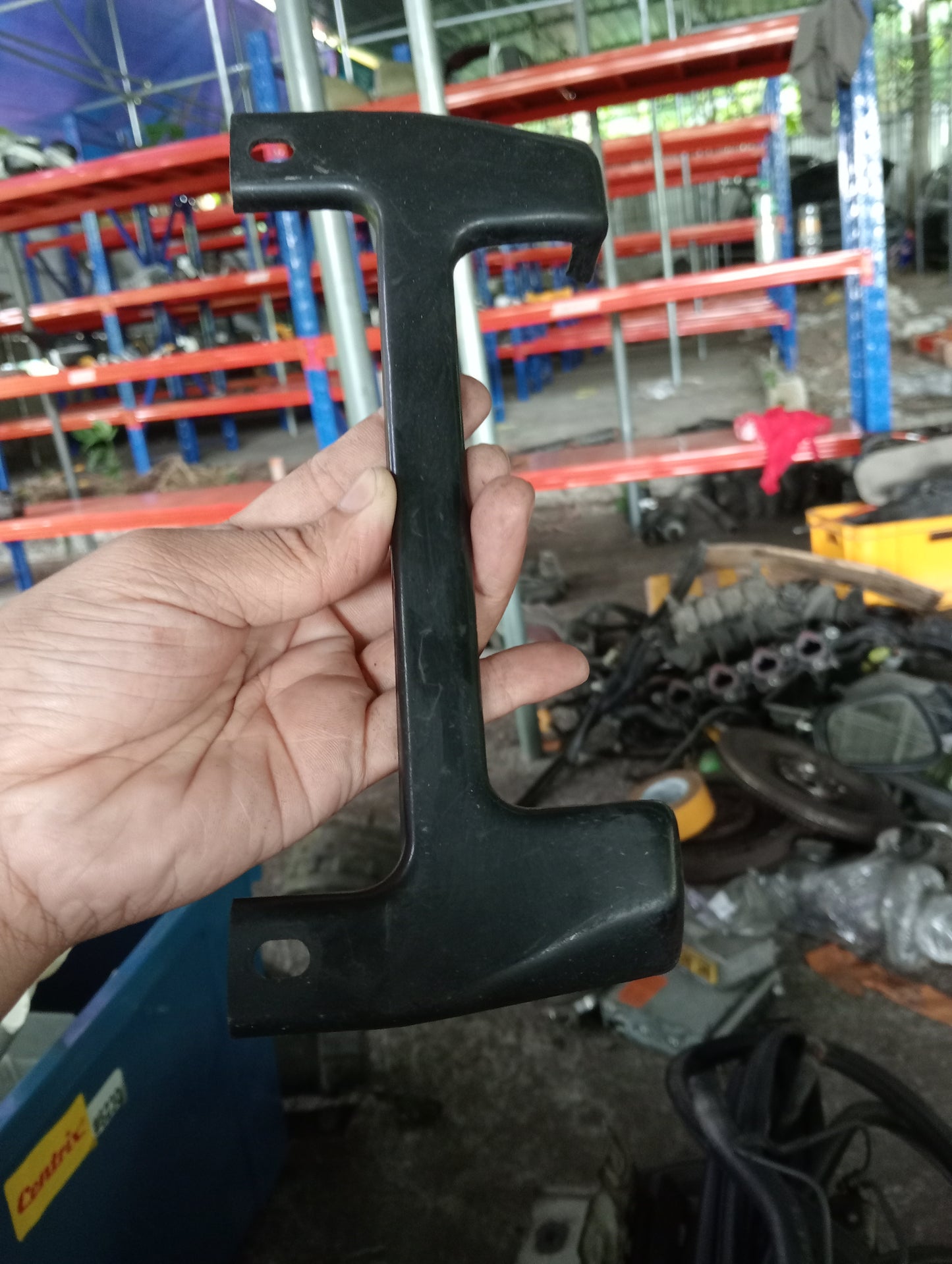 Chevrolet Optra | 1.6 | Base Support For Intake Manifold