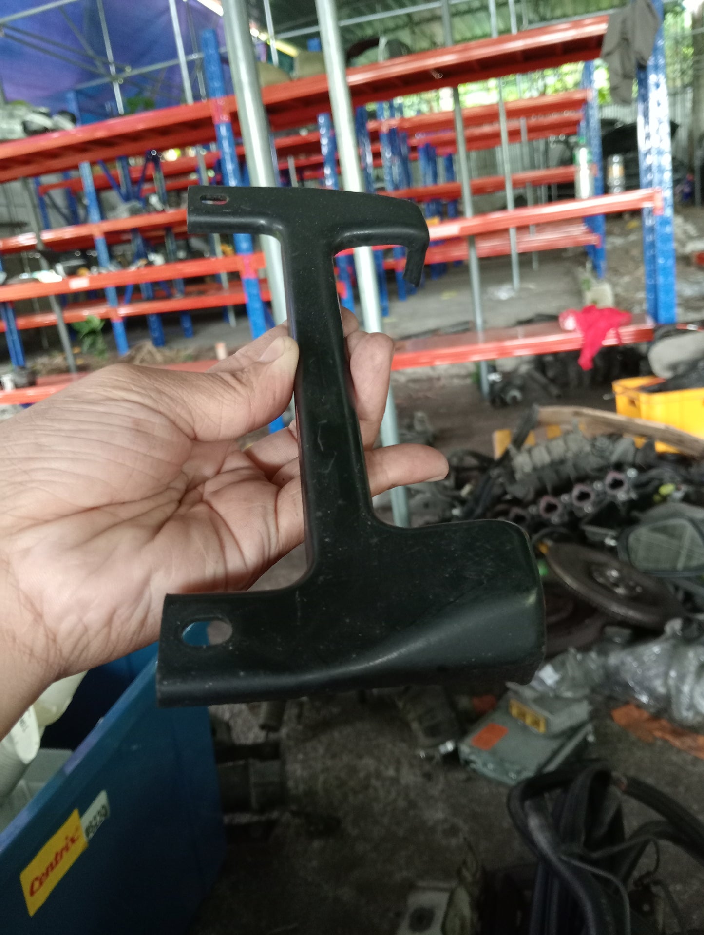 Chevrolet Optra | 1.6 | Base Support For Intake Manifold