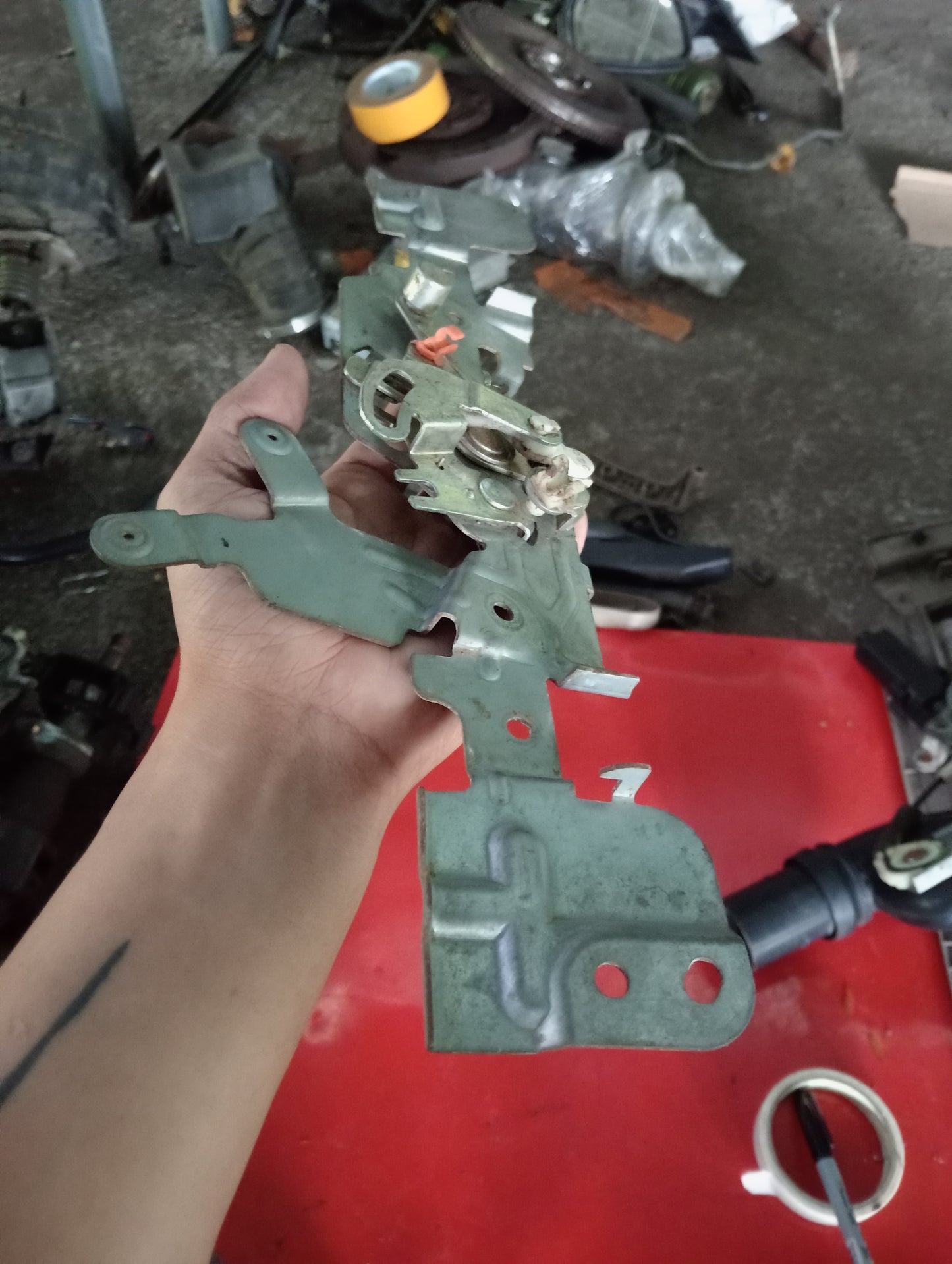 Chevrolet Optra | 1.6 | Hood Lock Actuator
