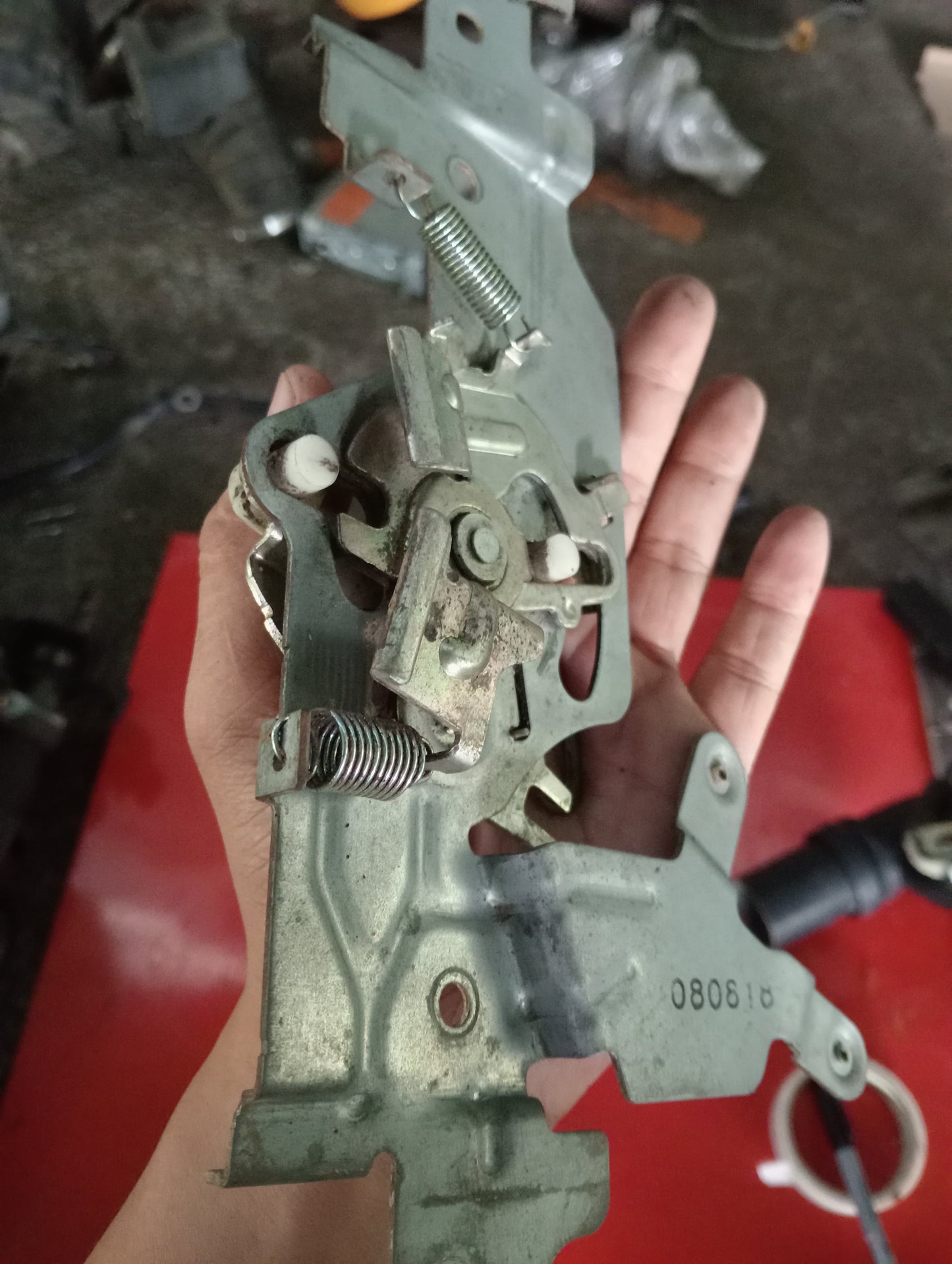 Chevrolet Optra | 1.6 | Hood Lock Actuator