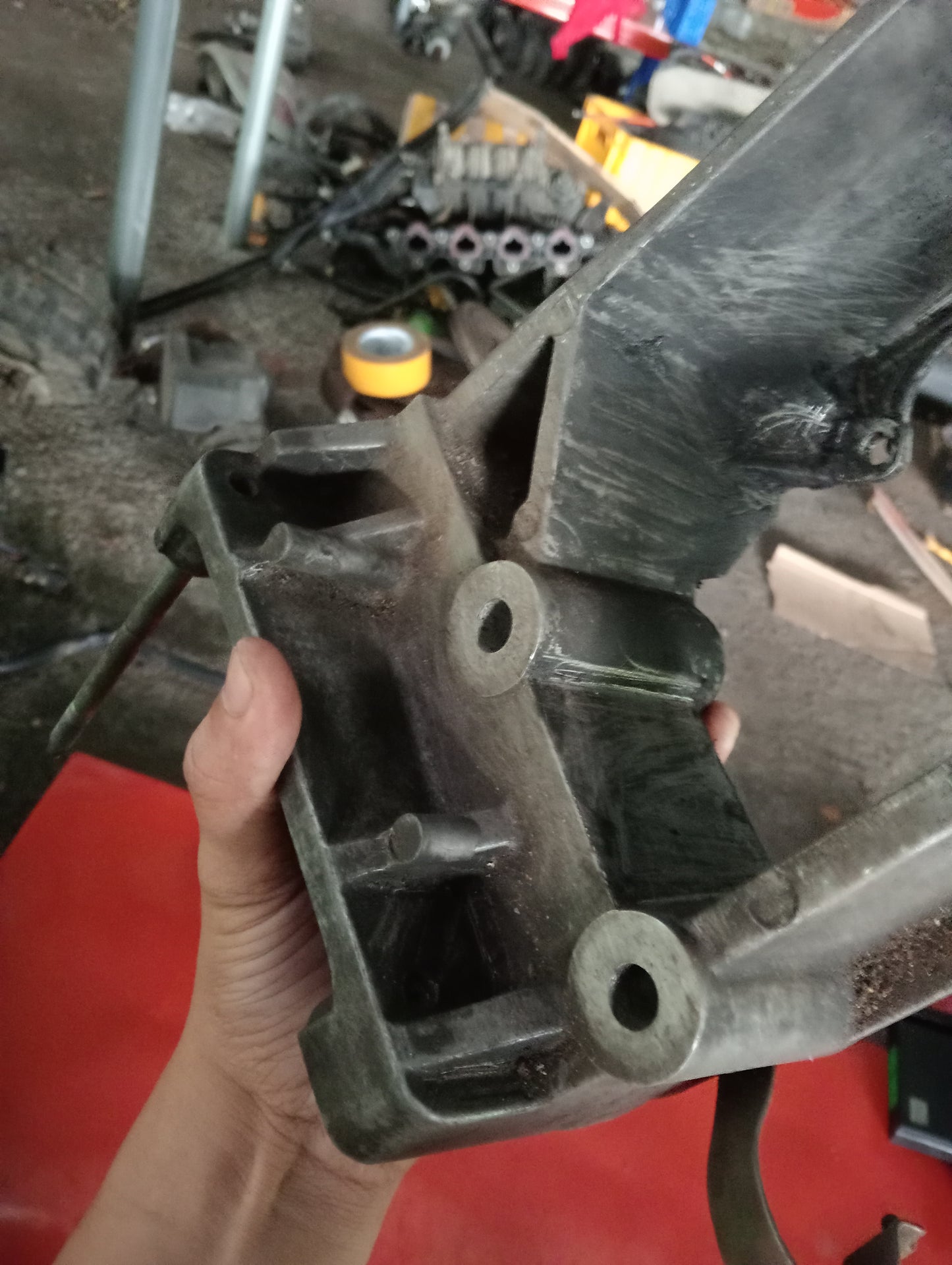 Chevrolet Optra | 1.6 | Alternator Bracket