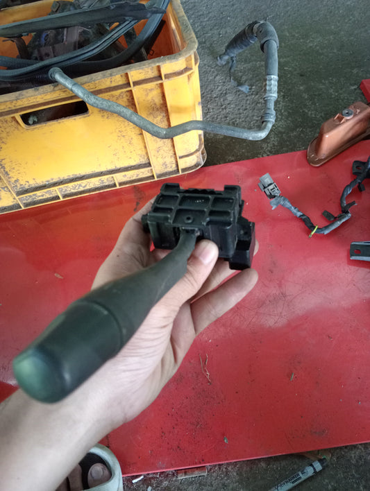 Nissan Exalta | Wiper Arm Switch