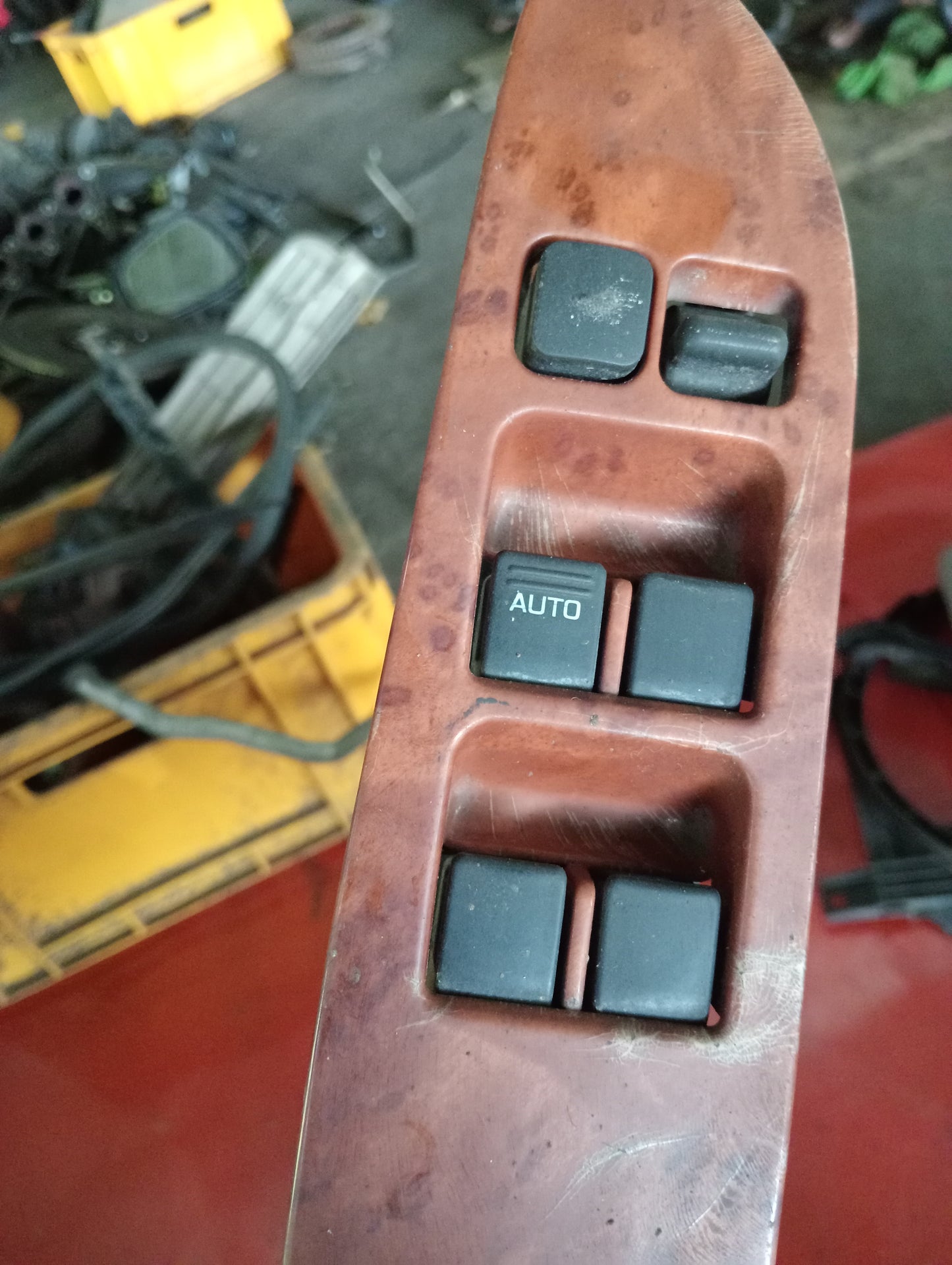 Nissan Exalta | Main Switch