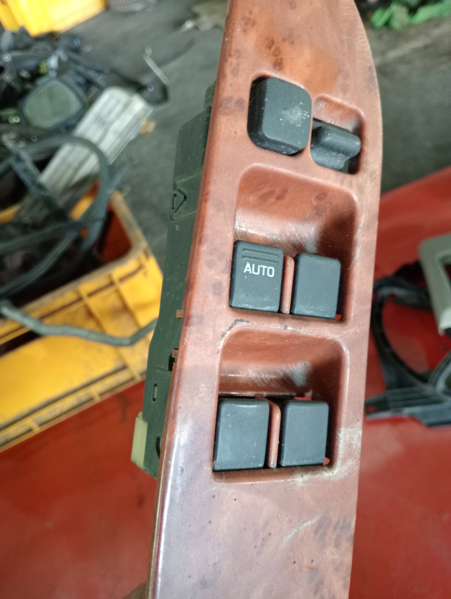 Nissan Exalta | Main Switch