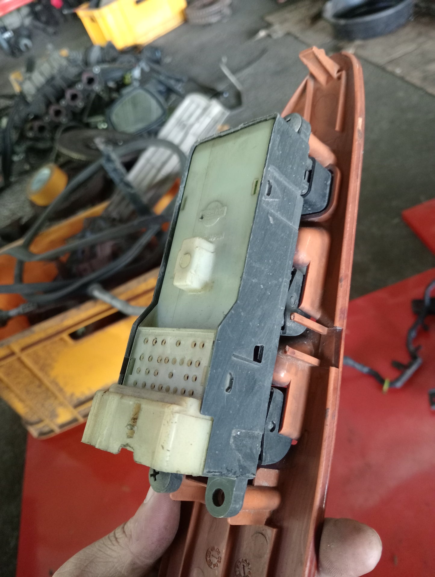 Nissan Exalta | Main Switch