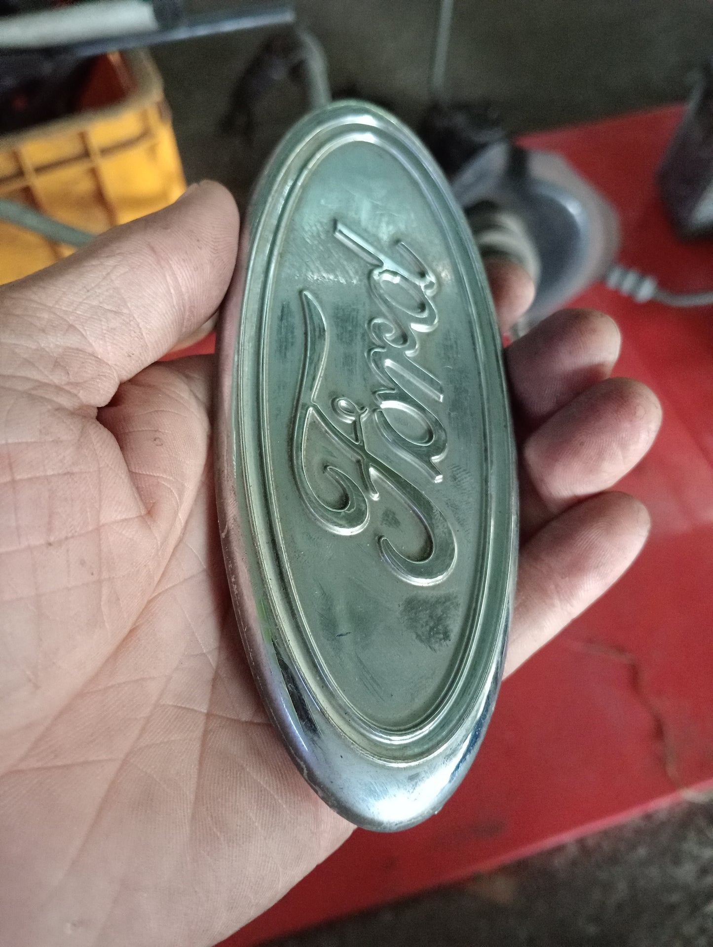 Ford Explorer | Eddie Bauer | 2005 | Rear Emblem