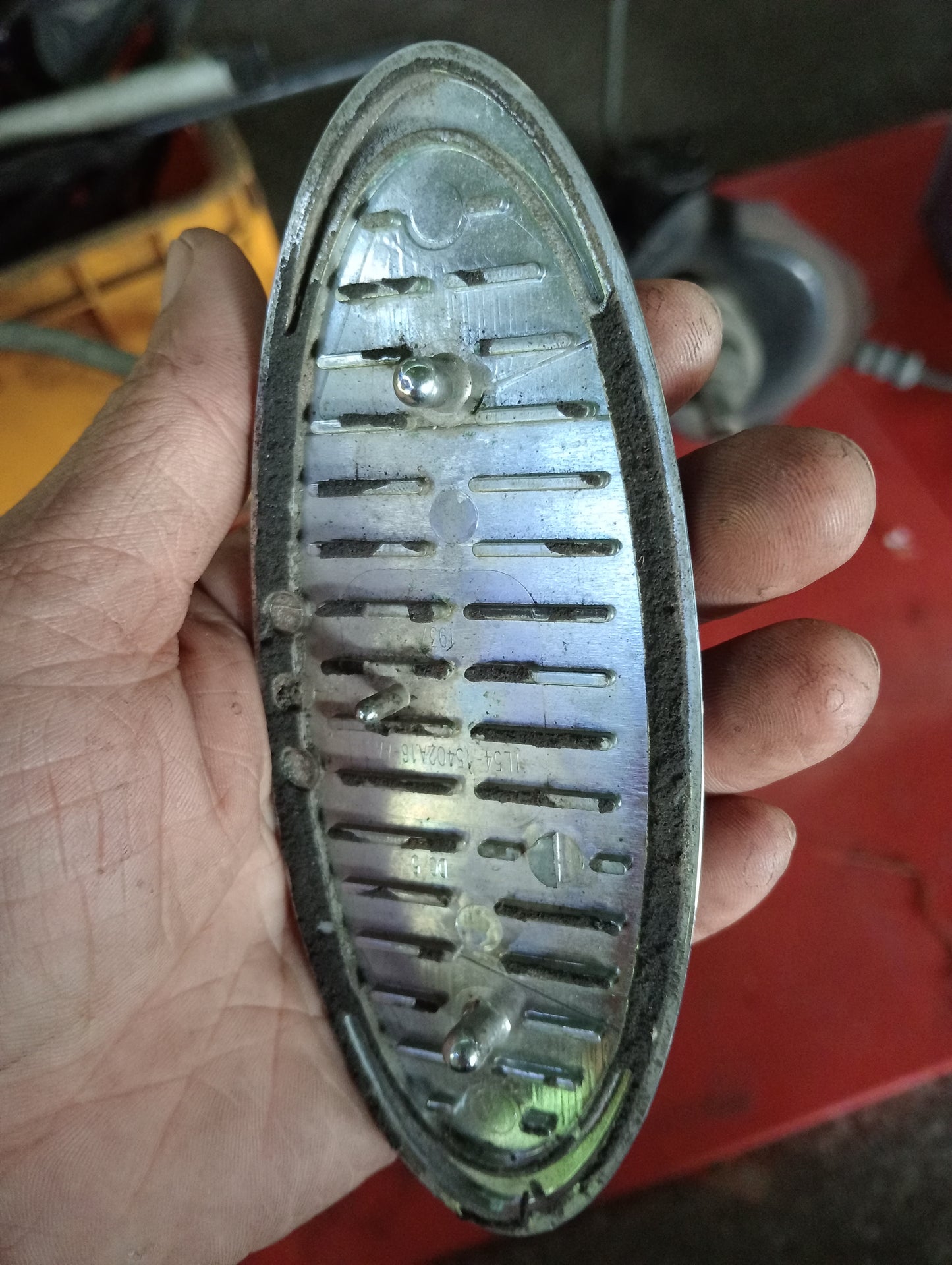 Ford Explorer | Eddie Bauer | 2005 | Rear Emblem