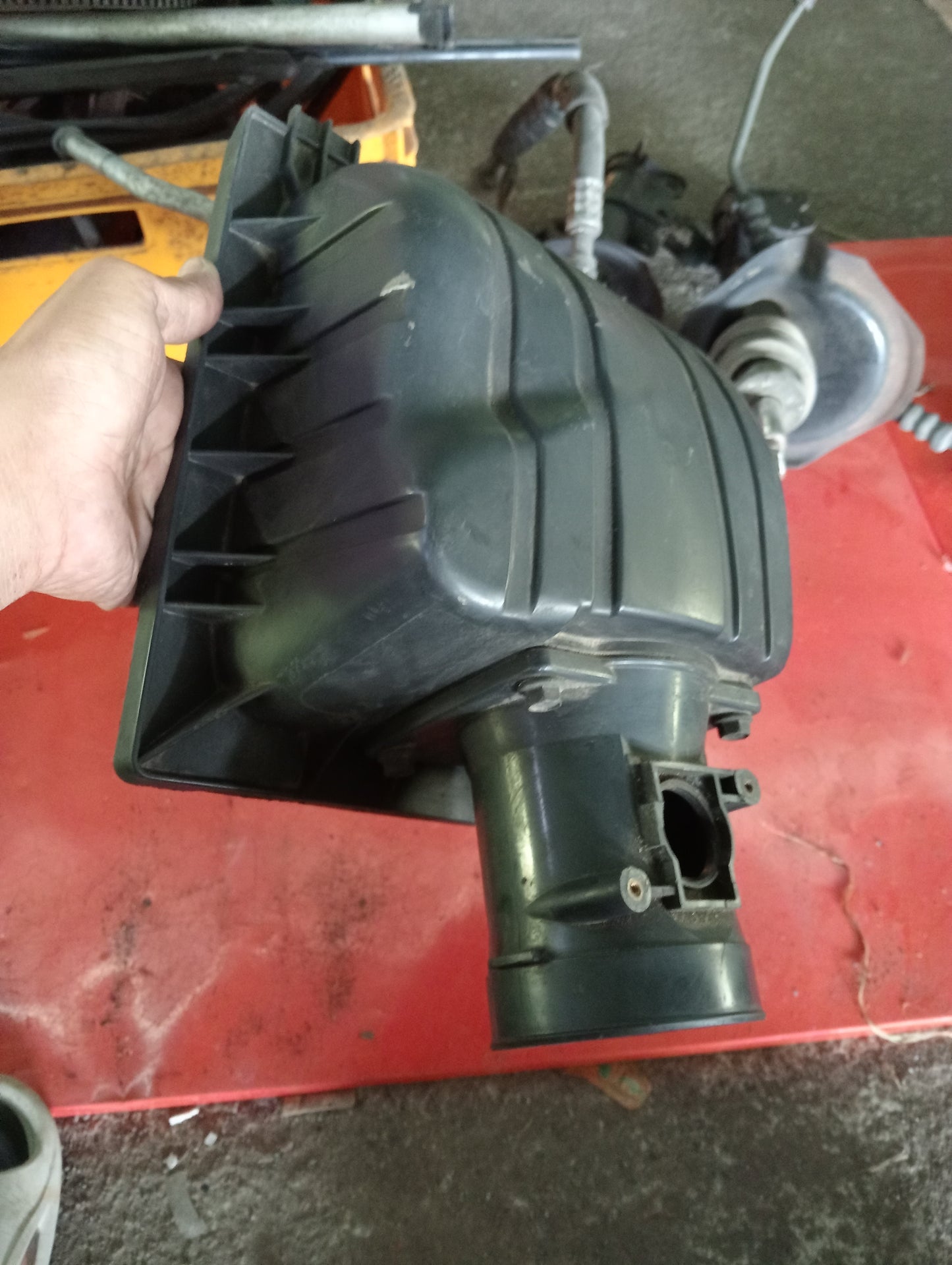 Ford Explorer | Eddie Bauer | 2005 | Air Cleaner Box Cover