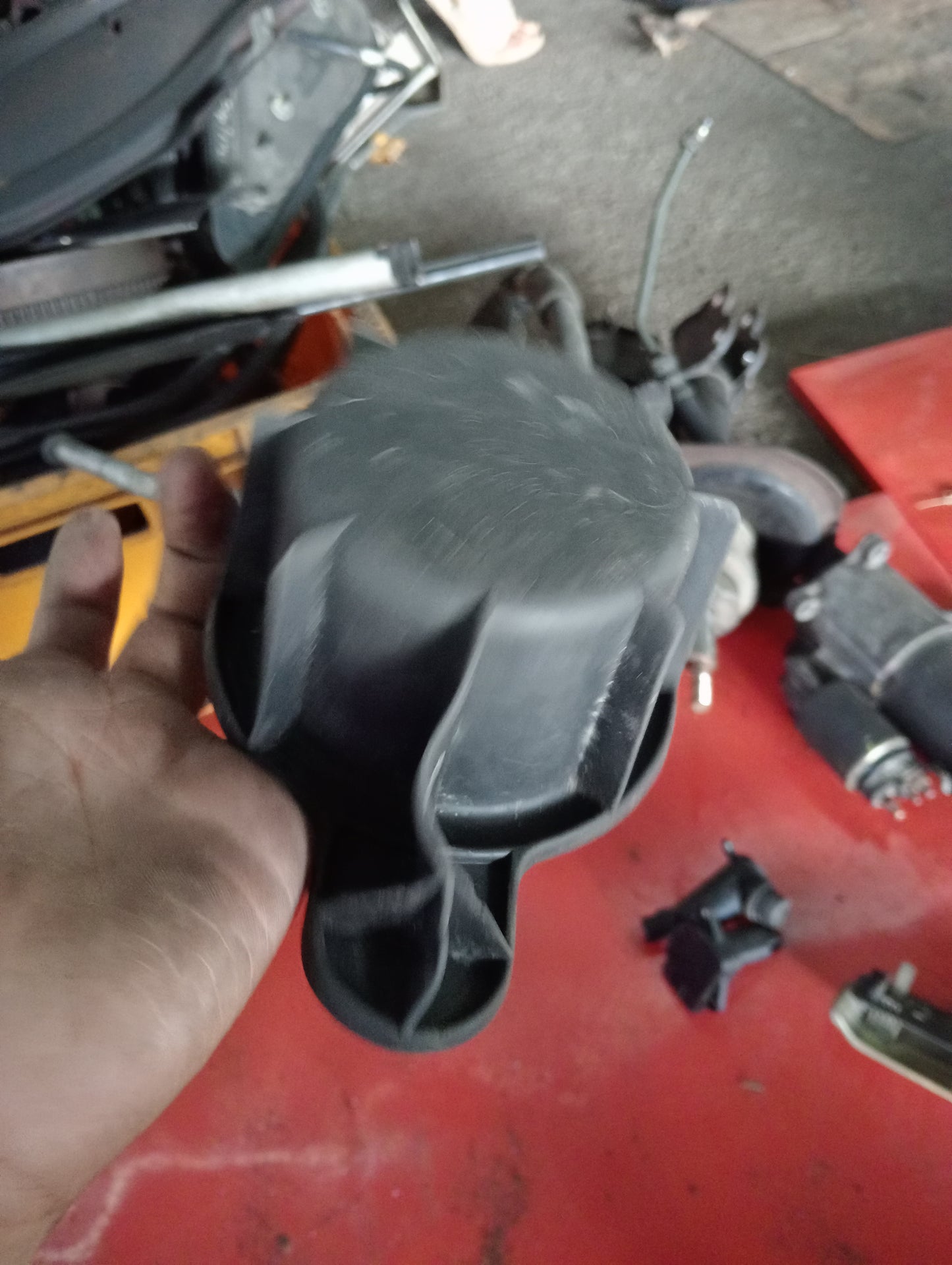 Ford Explorer | Eddie Bauer | 2005 | Cup Holder Rubber