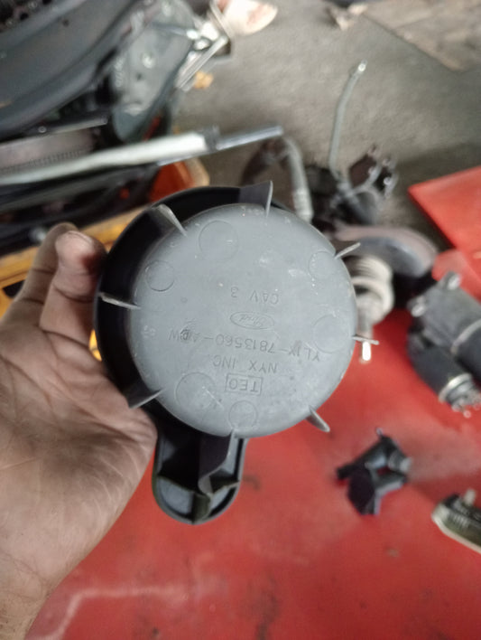 Ford Explorer | Eddie Bauer | 2005 | Cup Holder Rubber