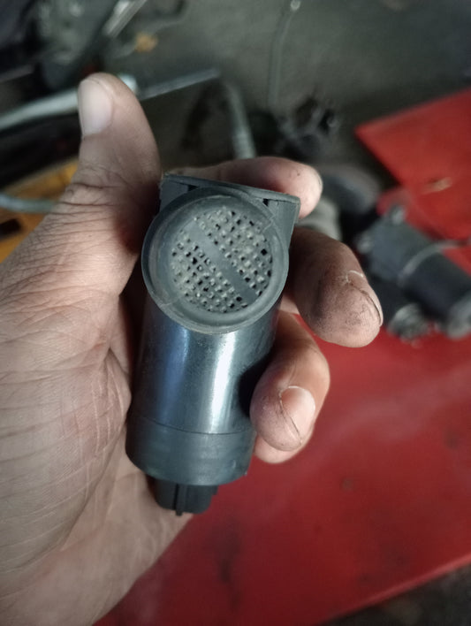 Ford Explorer | Eddie Bauer | 2005 | Washer Tank Motor