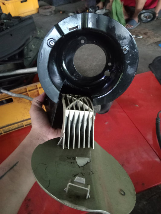 Ford Explorer | Eddie Bauer | 2005 | Gas Tank Cover