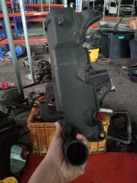 Ford Explorer | Eddie Bauer | 2005 | Valve Cover