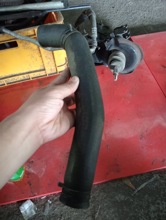 Ford Explorer | Eddie Bauer | 2005 | Lower Radiator Hose