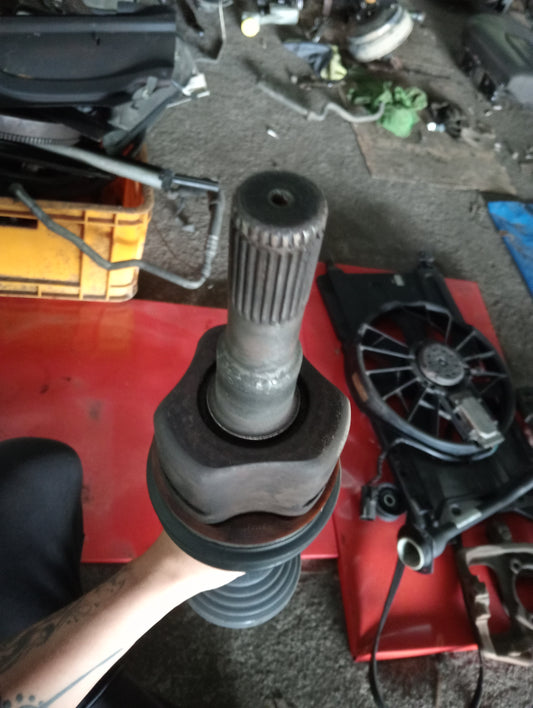 Ford Explorer | Eddie Bauer | 2005 | CV Joint