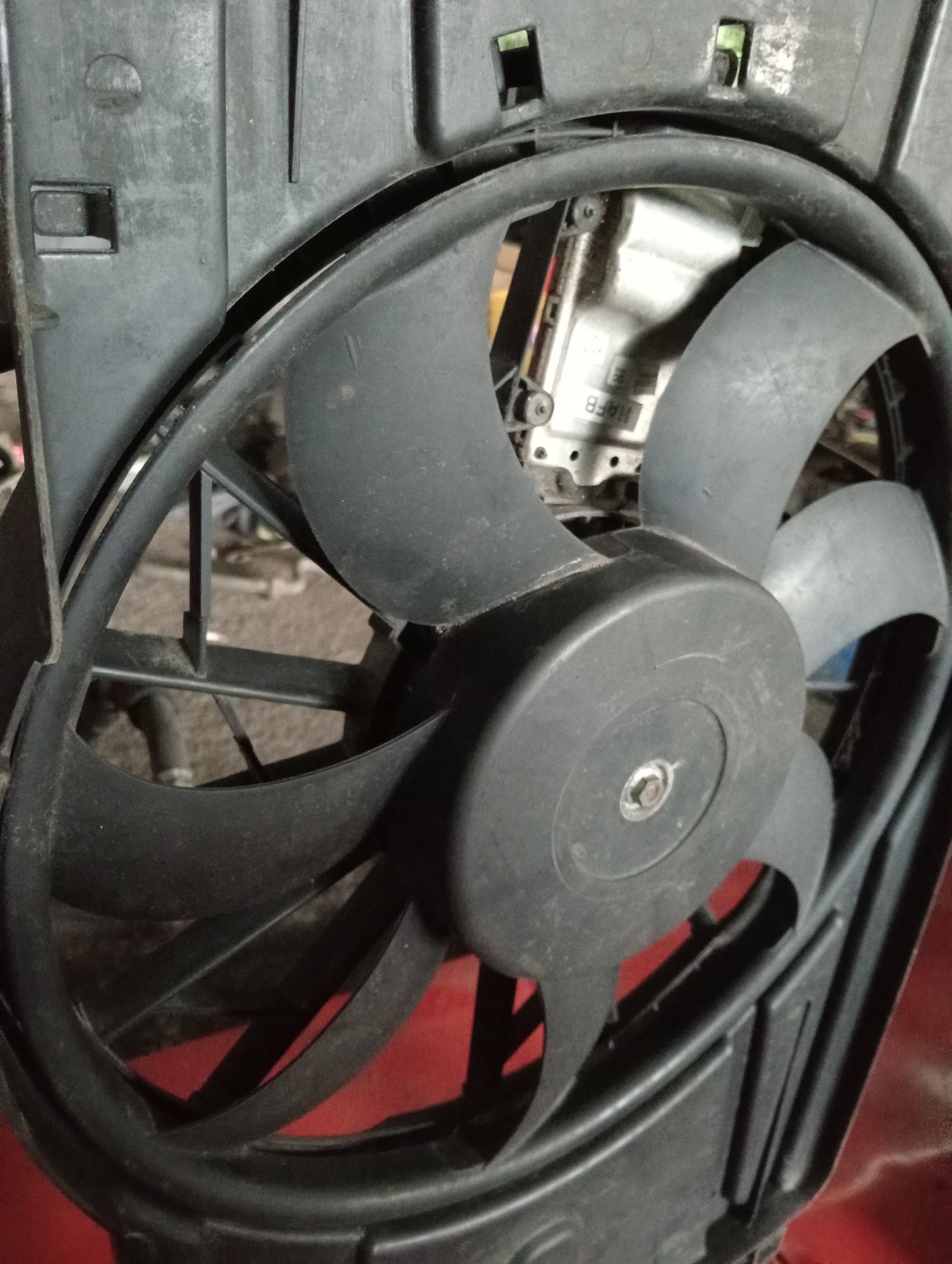 Ford Explorer | Eddie Bauer | 2005 | Radiator Fan