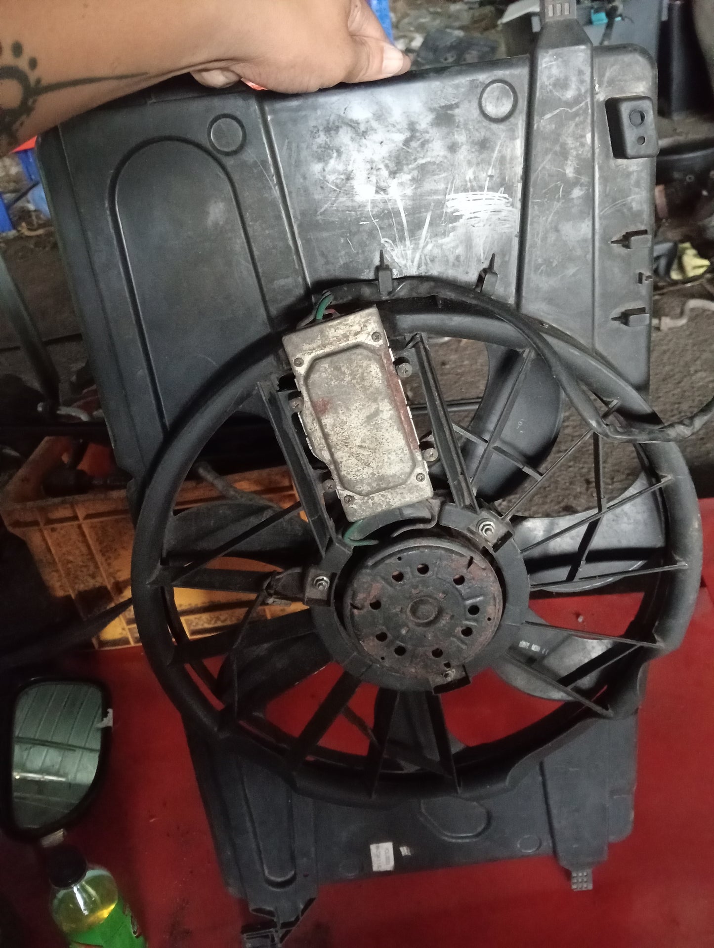 Ford Explorer | Eddie Bauer | 2005 | Radiator Fan