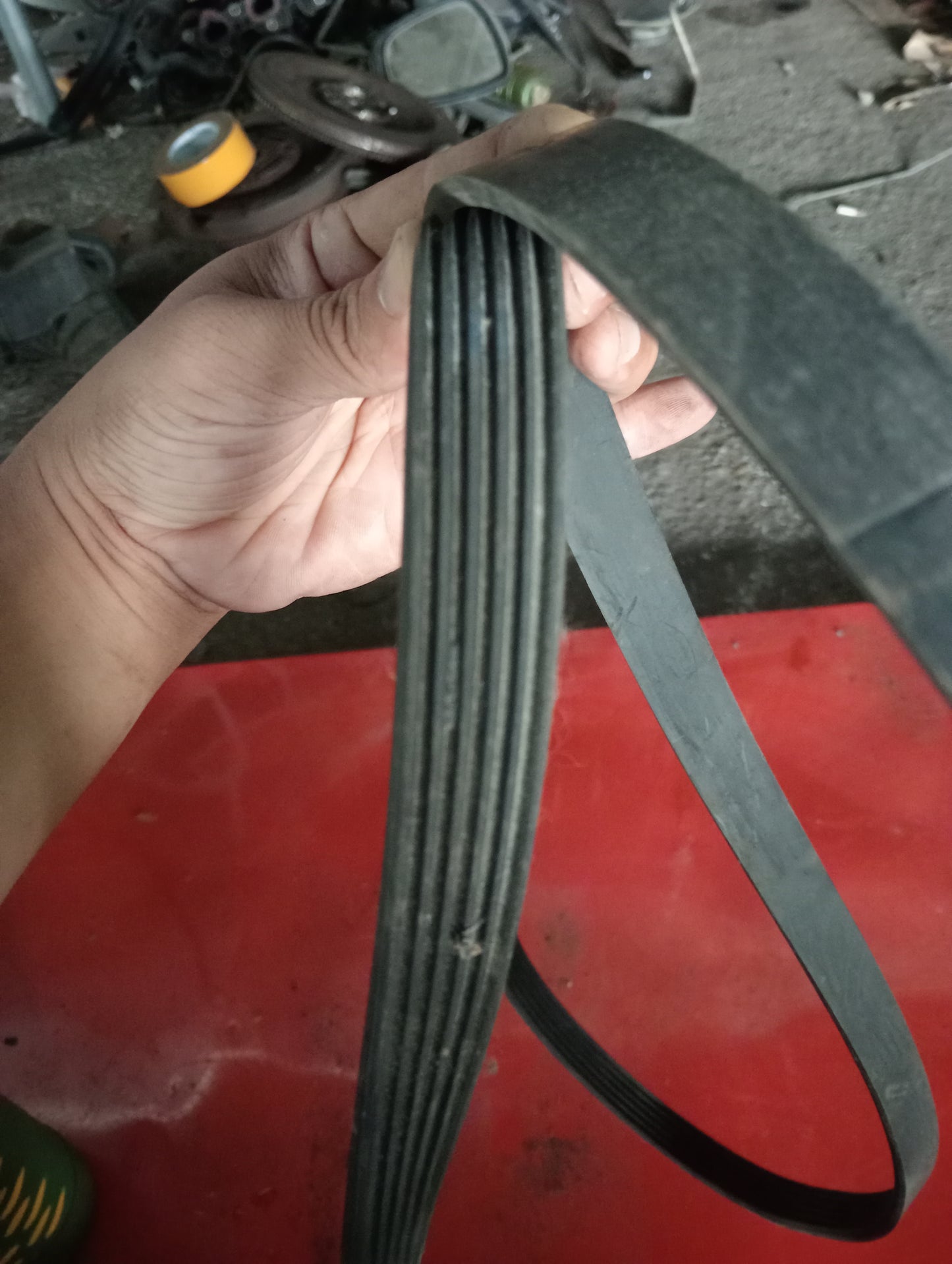 Ford Explorer | Eddie Bauer | 2005 | Fan Belt
