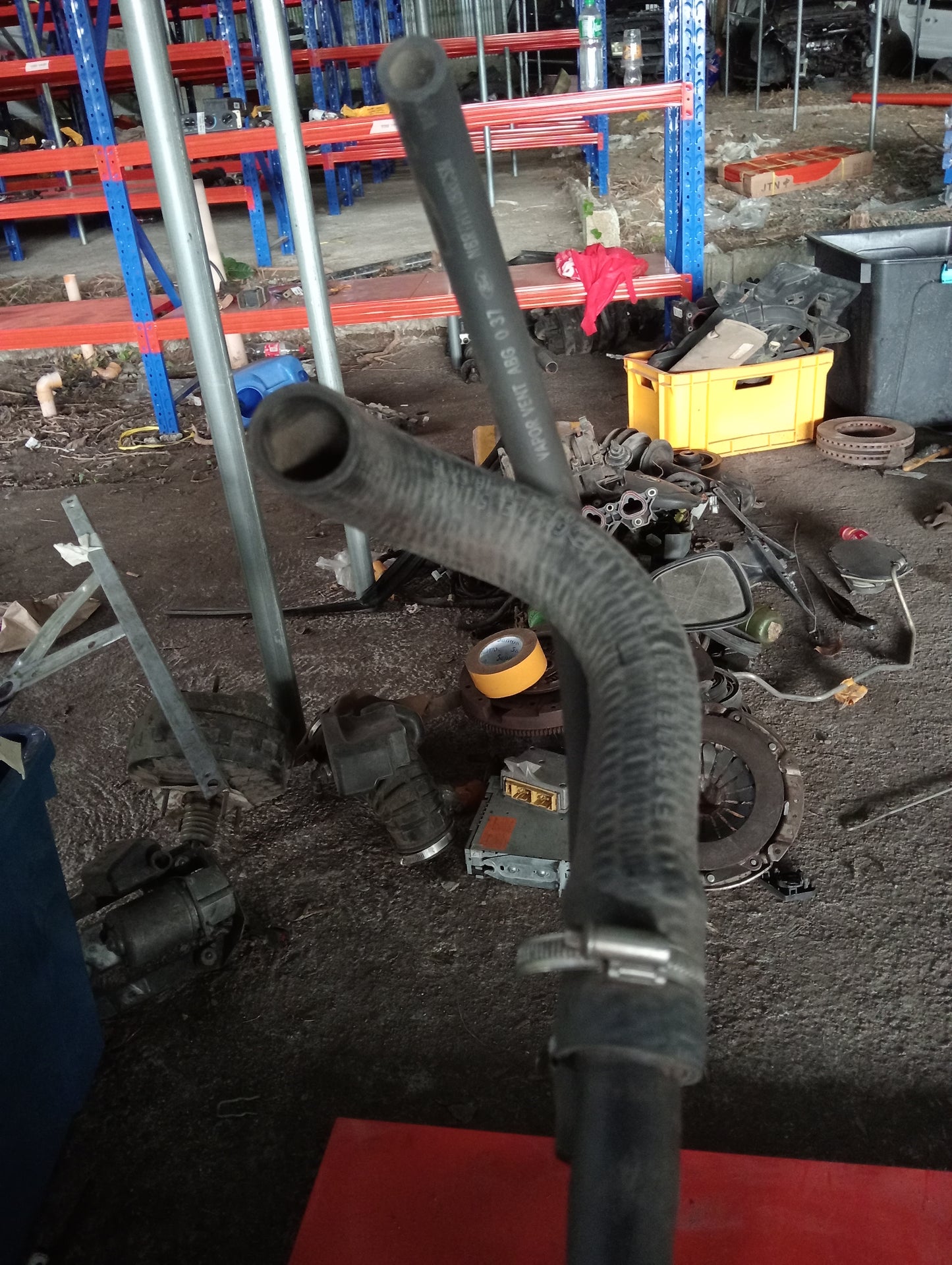 Ford Explorer | Eddie Bauer | 2005 | Fuel Filler Pipe