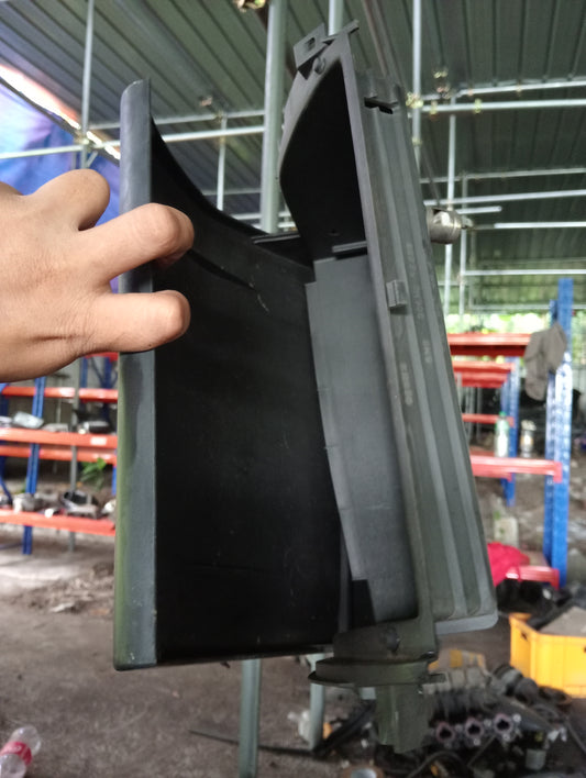 Nissan | X-Trail | Glove Box