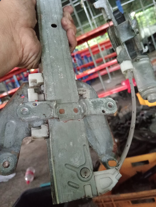 Nissan | X-Trail | Power Window