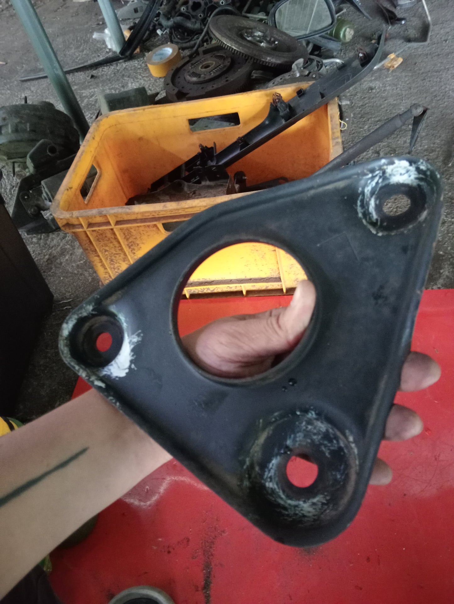 Nissan | X-Trail | Engine Mounting Bracket