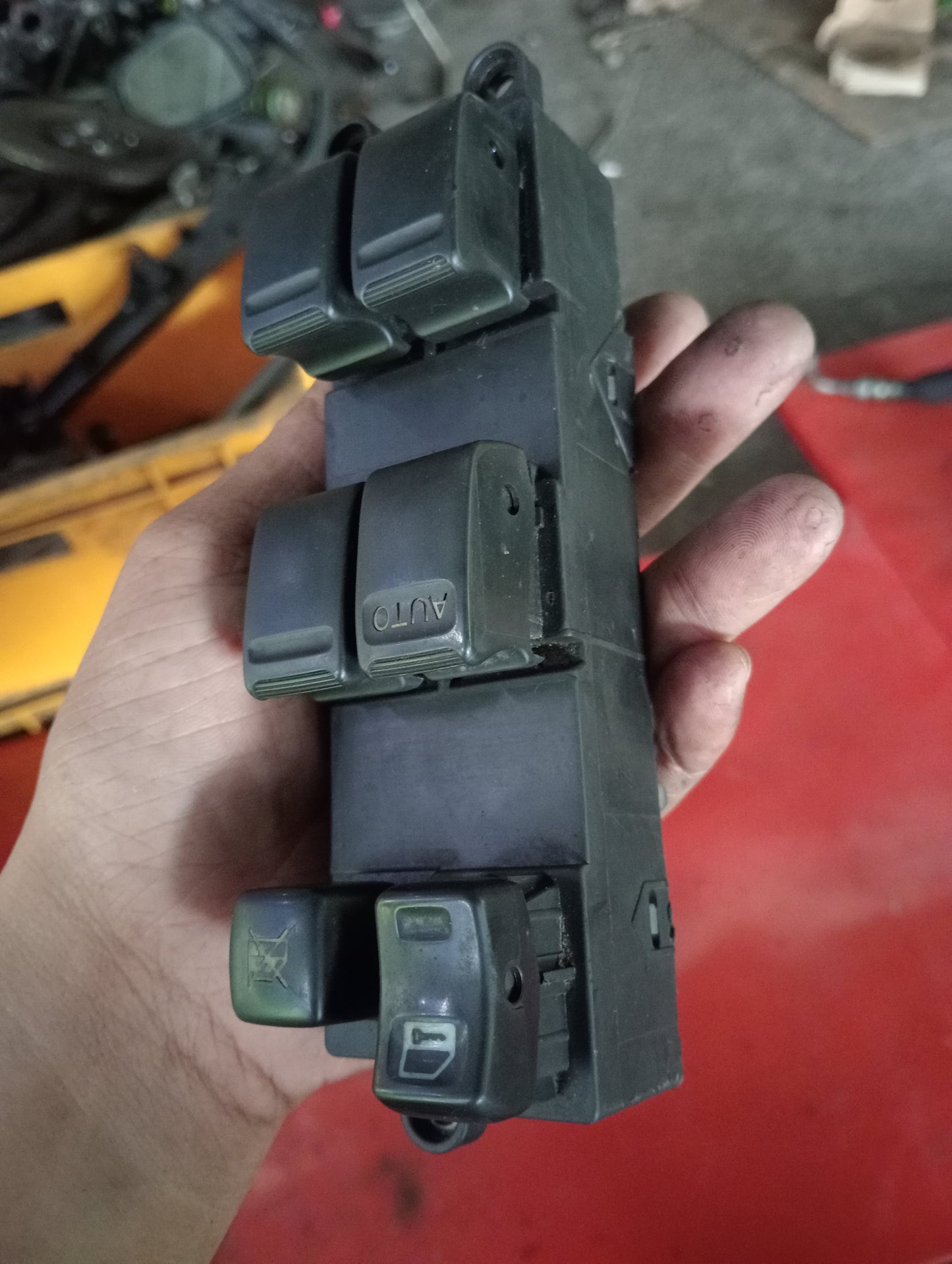 Nissan | X-Trail | Main Switch