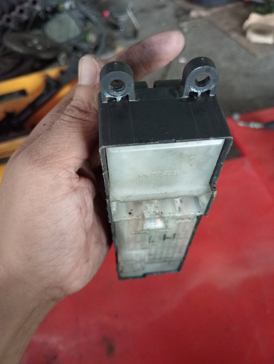 Nissan | X-Trail | Main Switch