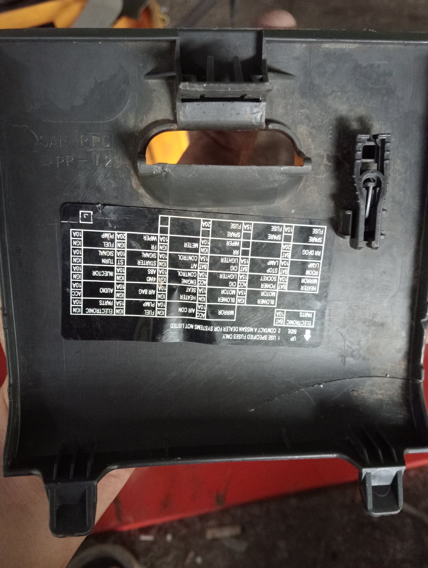 Nissan | X-Trail | Fuse box Dashboard Cover