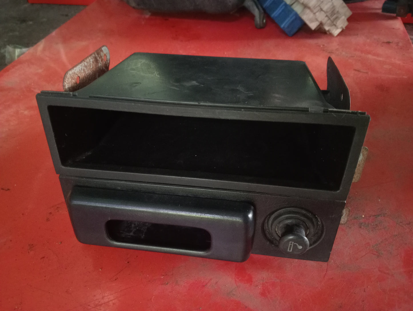 Nissan | X-Trail | Ashtray & Igniter