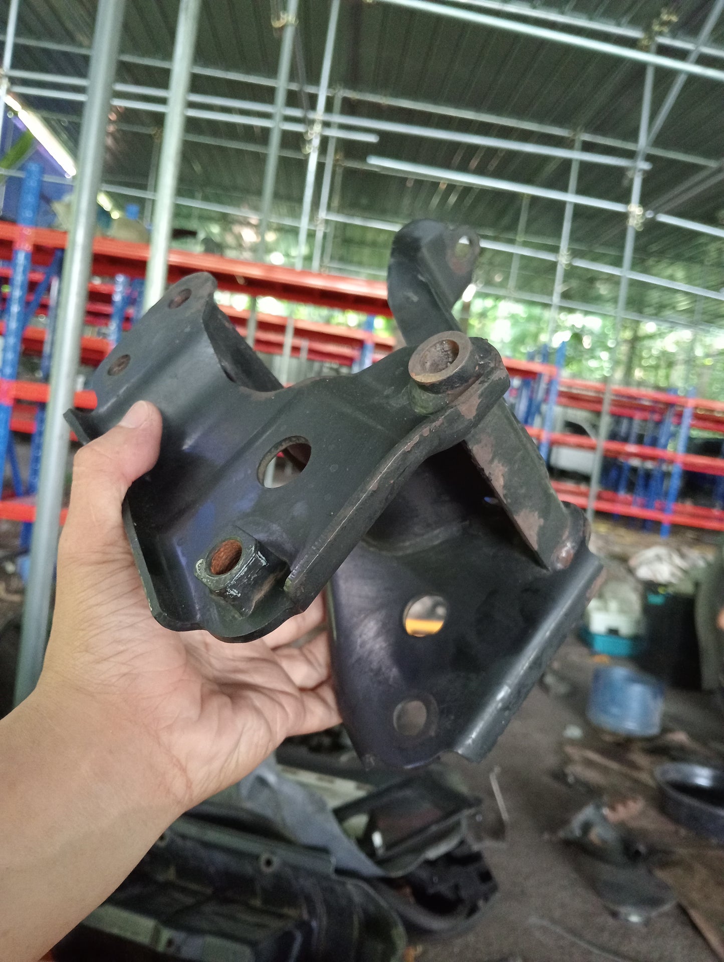 Nissan | X-Trail | Engine Support Bracket