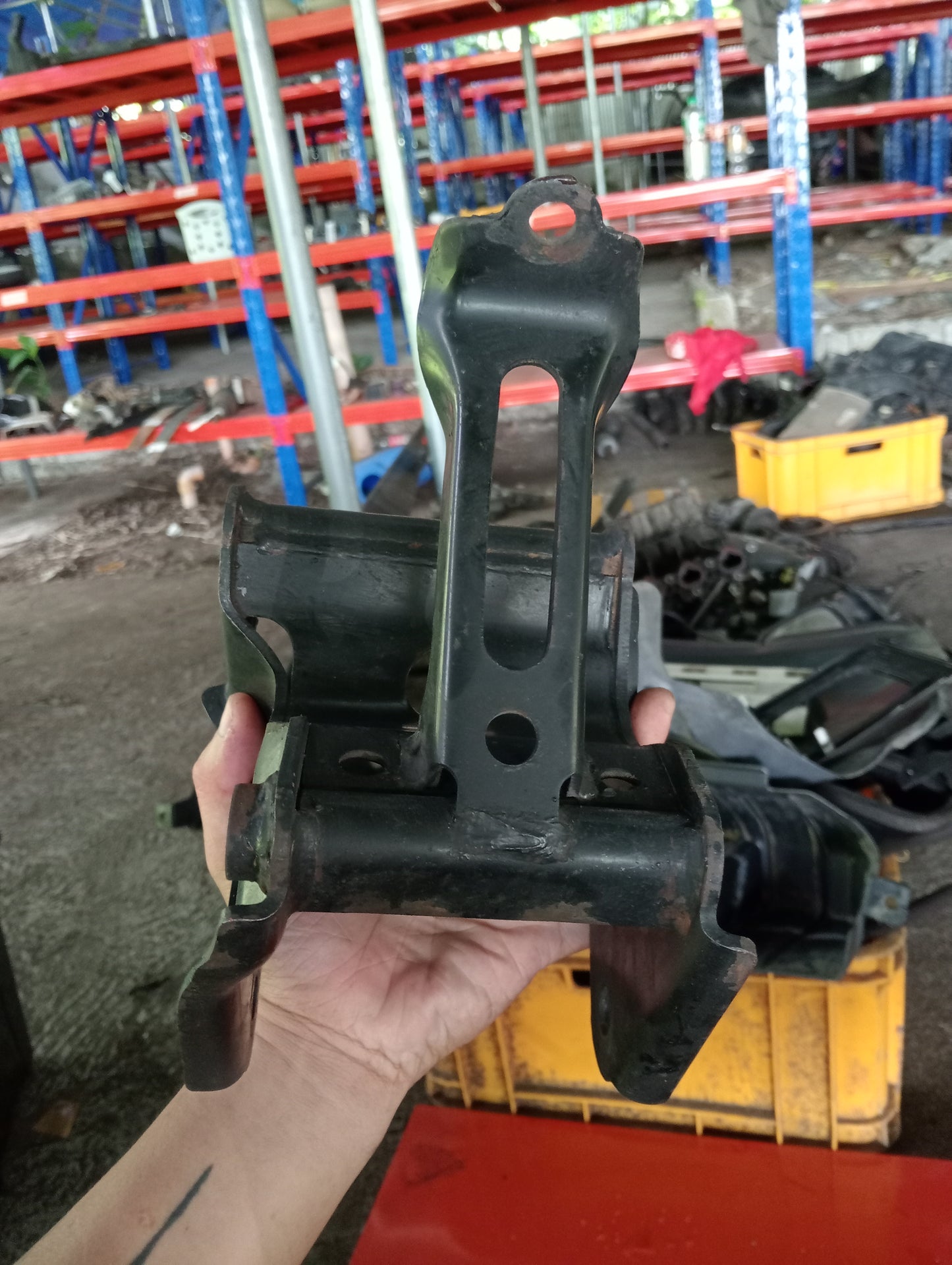 Nissan | X-Trail | Engine Support Bracket