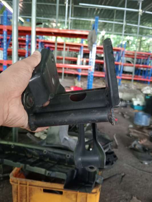 Nissan | X-Trail | Engine Support Bracket