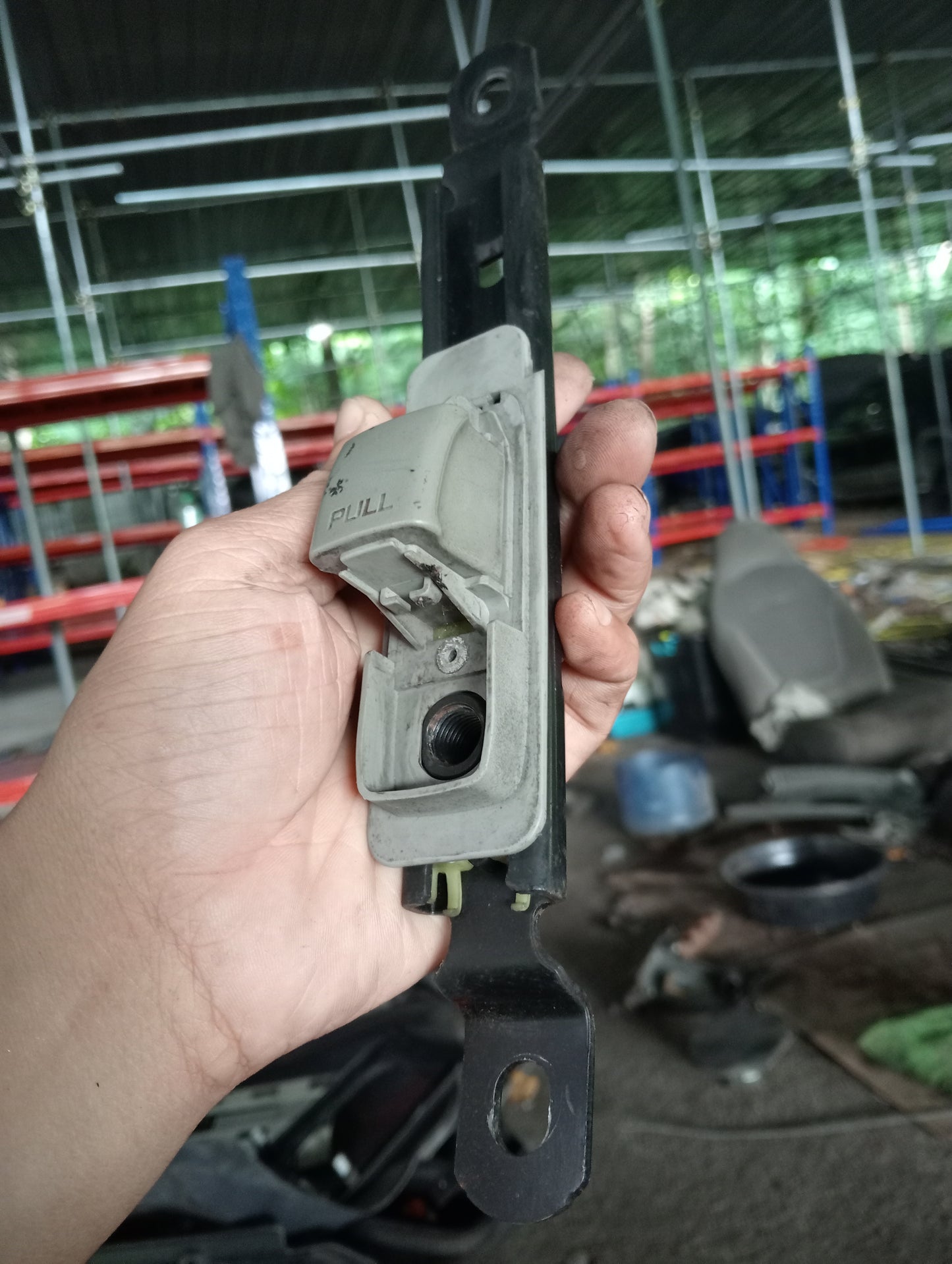 Nissan | X-Trail | Seat Belt Anchor Adjuster