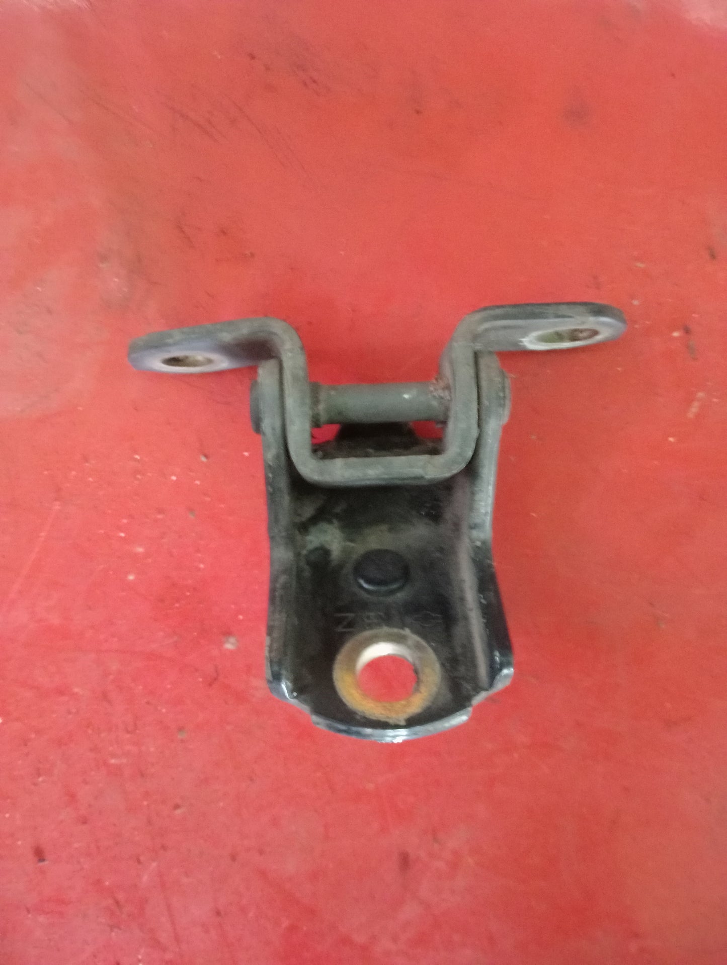Nissan | X-Trail | Door Hinge