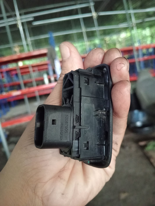 Ford Ecosport | Titanium | Power Window Switch