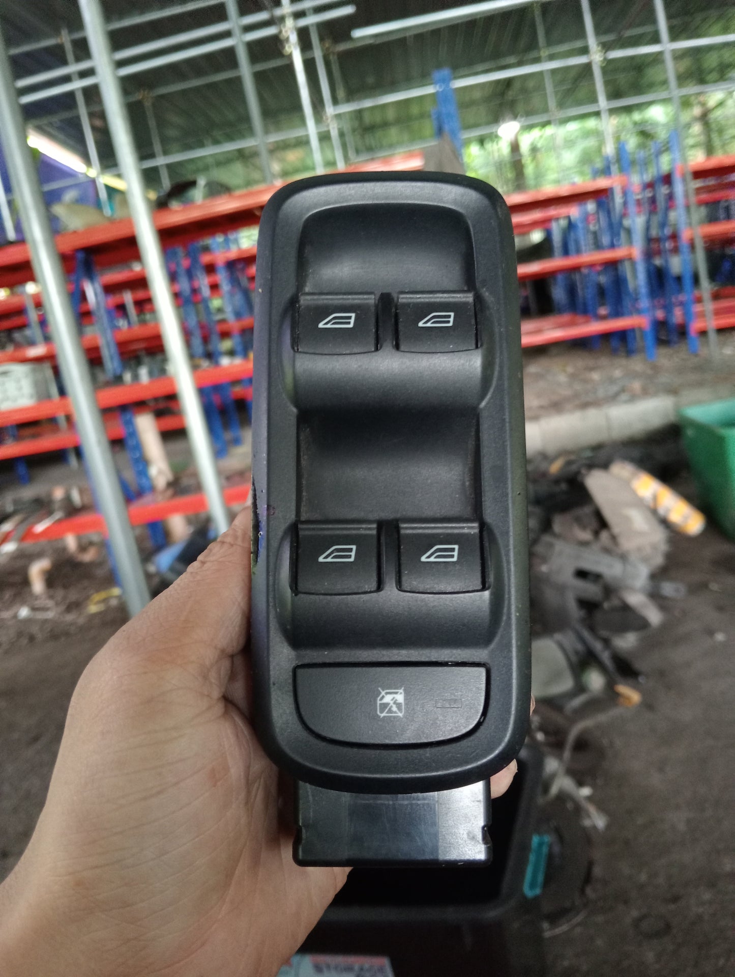 Ford Ecosport | Titanium | Main Window Switch