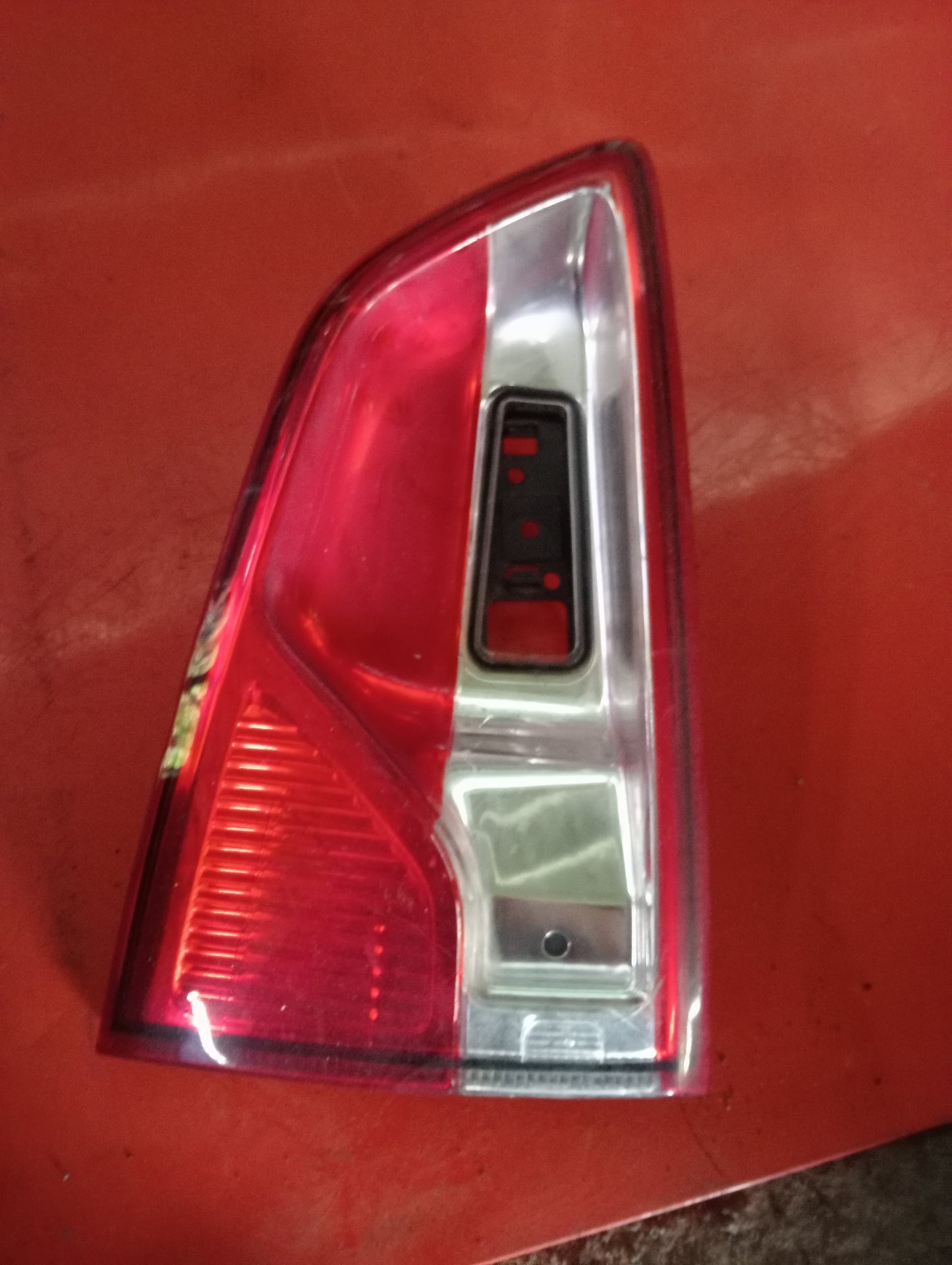 Ford Ecosport | Titanium | Tail Light Driver Side Garnish